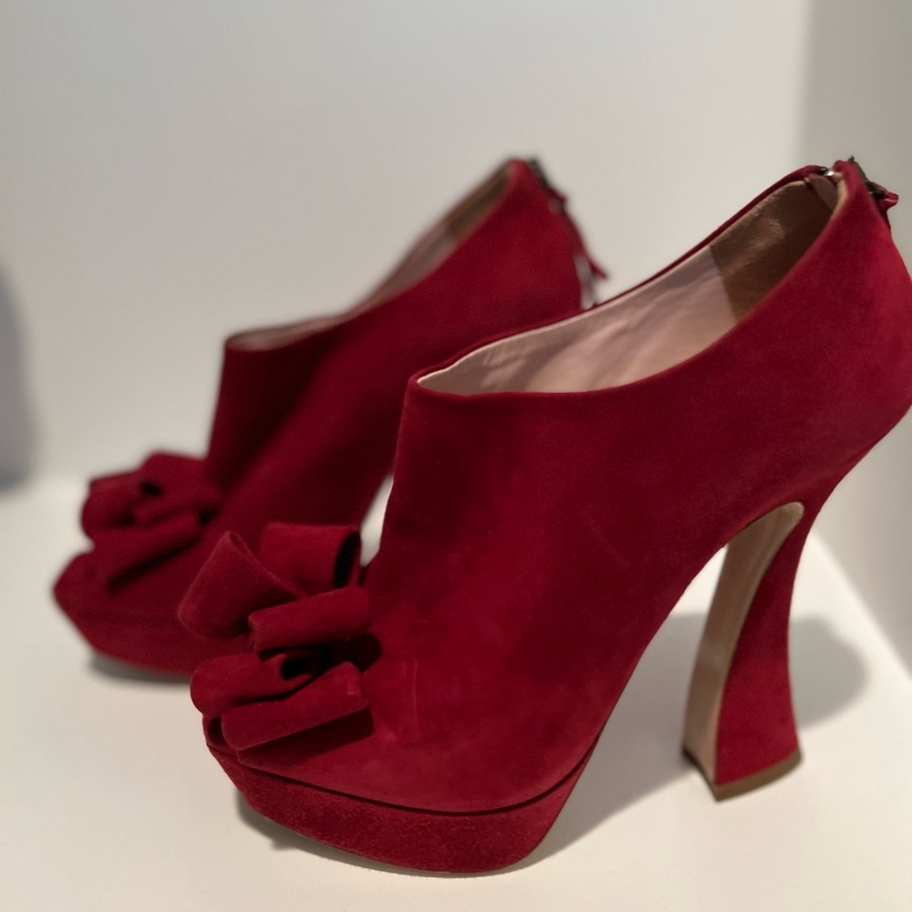 MIU MIU Platform Bow Accent Pumps